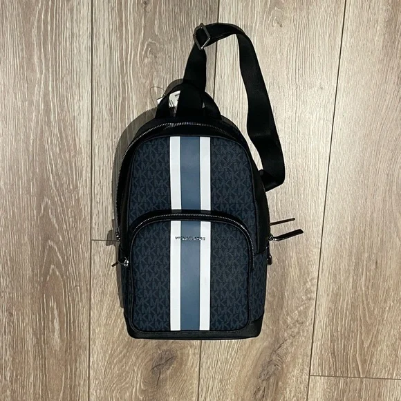 Michael Kors Sling Pack Men’s - Picture 1 of 9